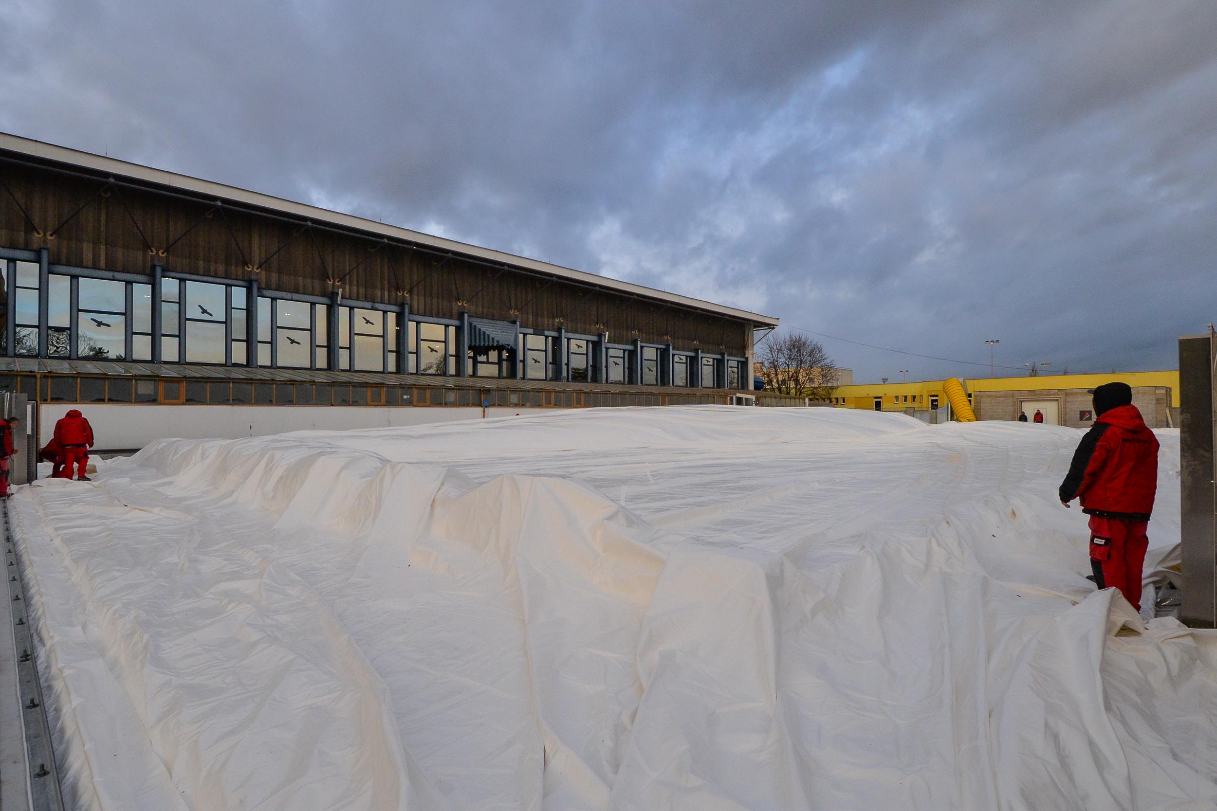 Na Slovanech vzniká nová hala.