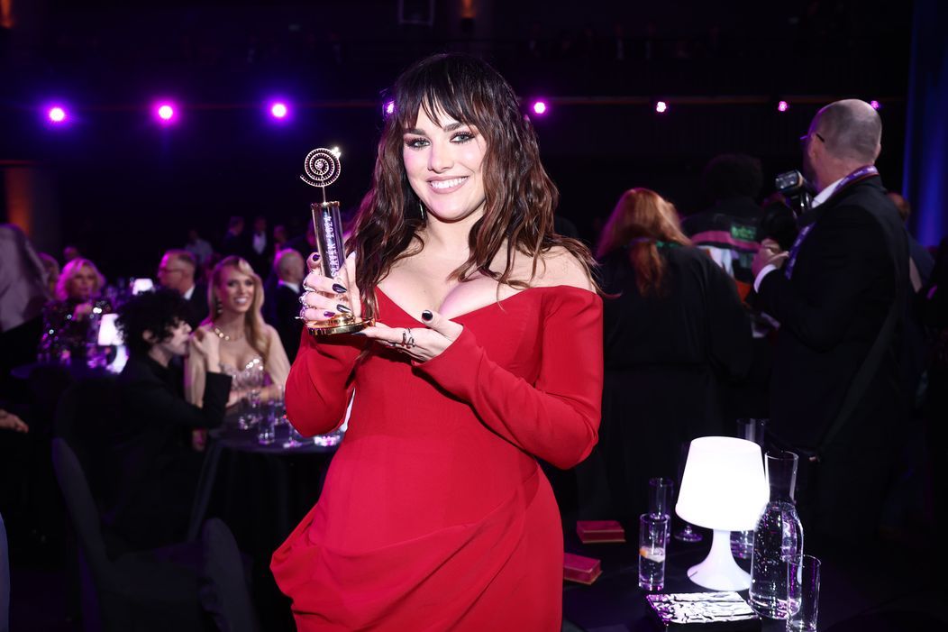 Ewa Farna je další zlatou slavicí.