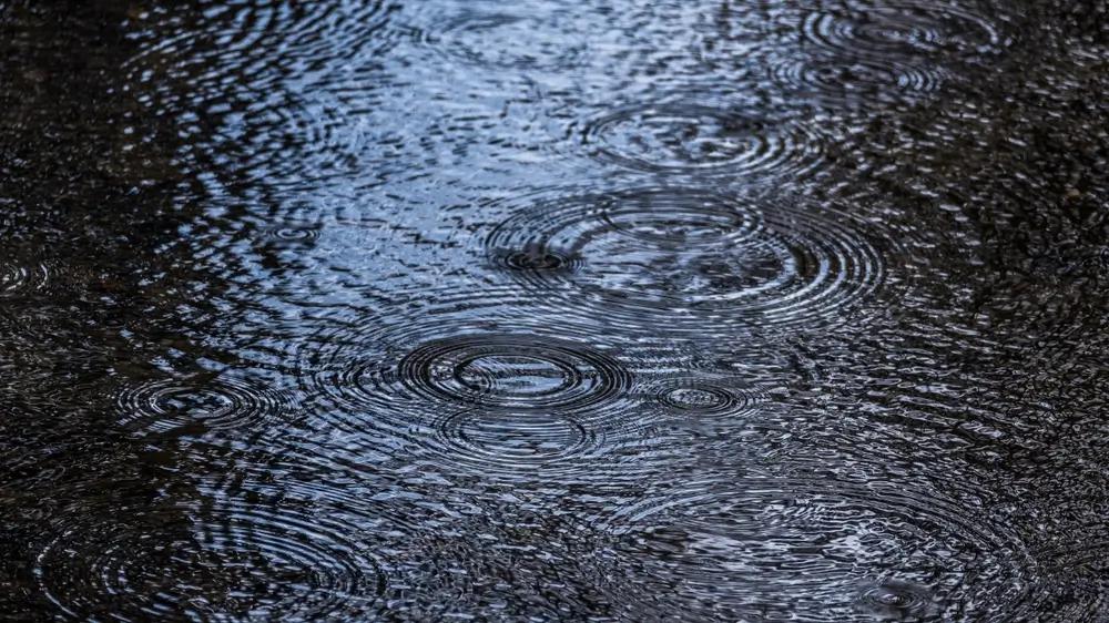 Zase bude všechno jinak, než tvrdili meteorologové. Do 24 hodin se počasí utrhne z řetězu tak, že si Svatý Petr zakryje oči