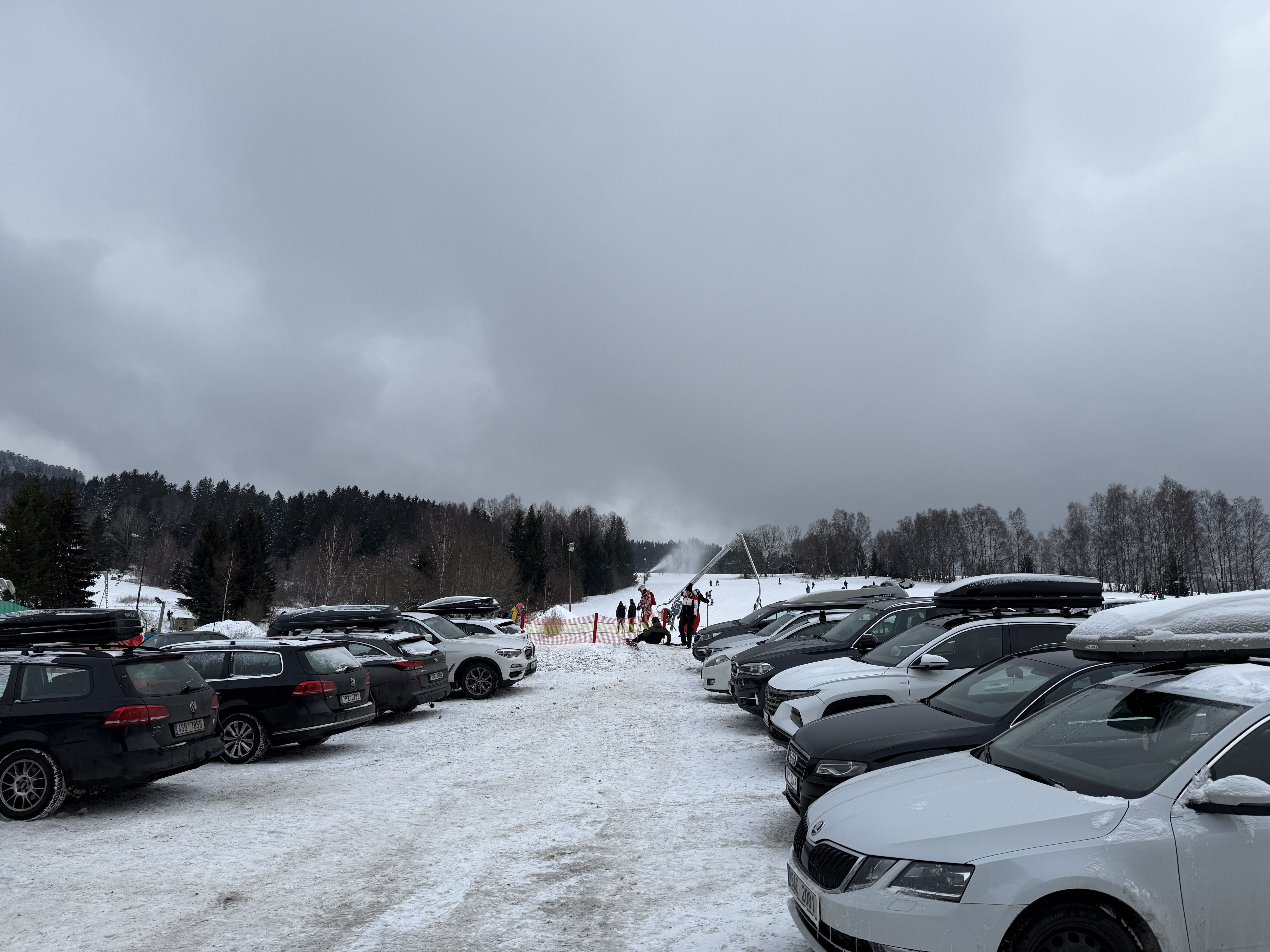 Lidé se hádali o poslední volná parkovací místa.