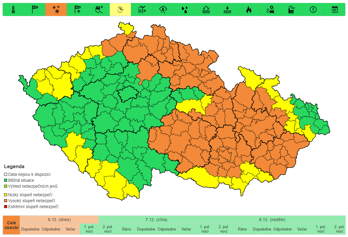 Česko sevřelo zimní počasí.
