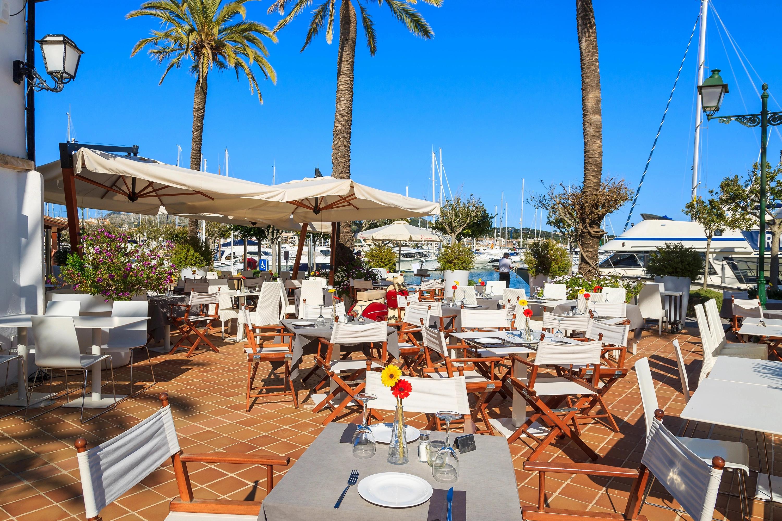 „To už je moc!“ Na Mallorce vtrhla mezi hosty revoluce v placení. Češi i cizinci protestují