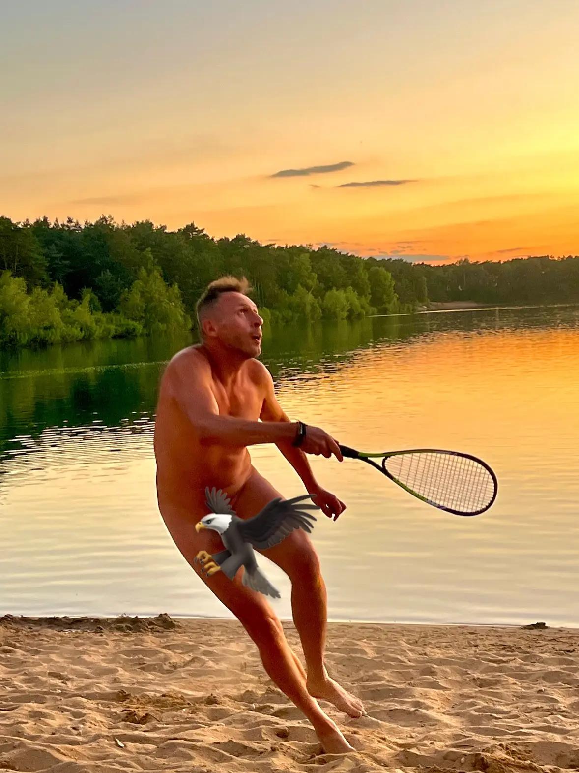 Nahota jako symbol svobody. Tak to říká Jan Tuna, který se toho rozhodně nebojí.