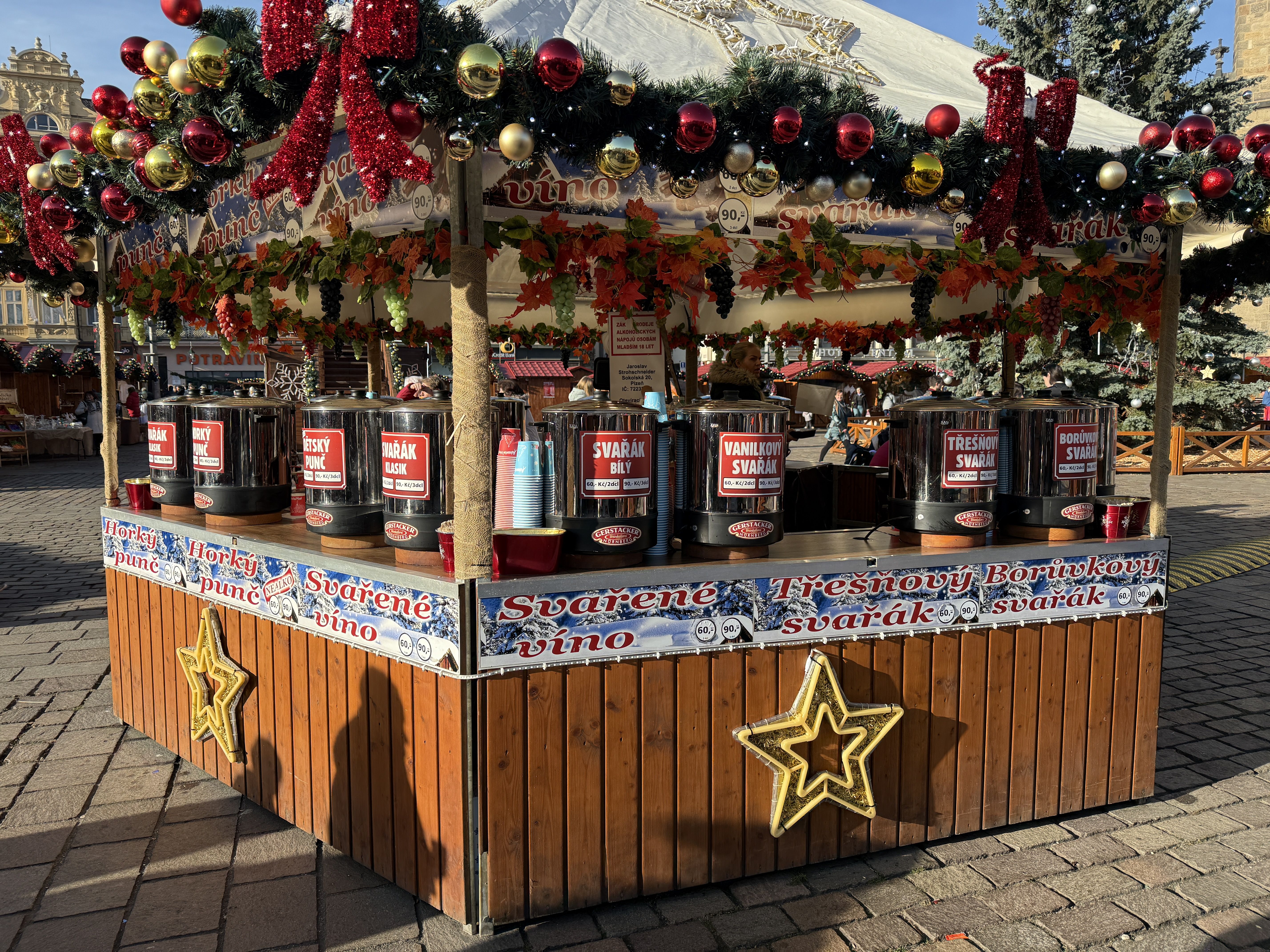 Adventní trhy v Plzni navštíví tisíce návštěvníků.