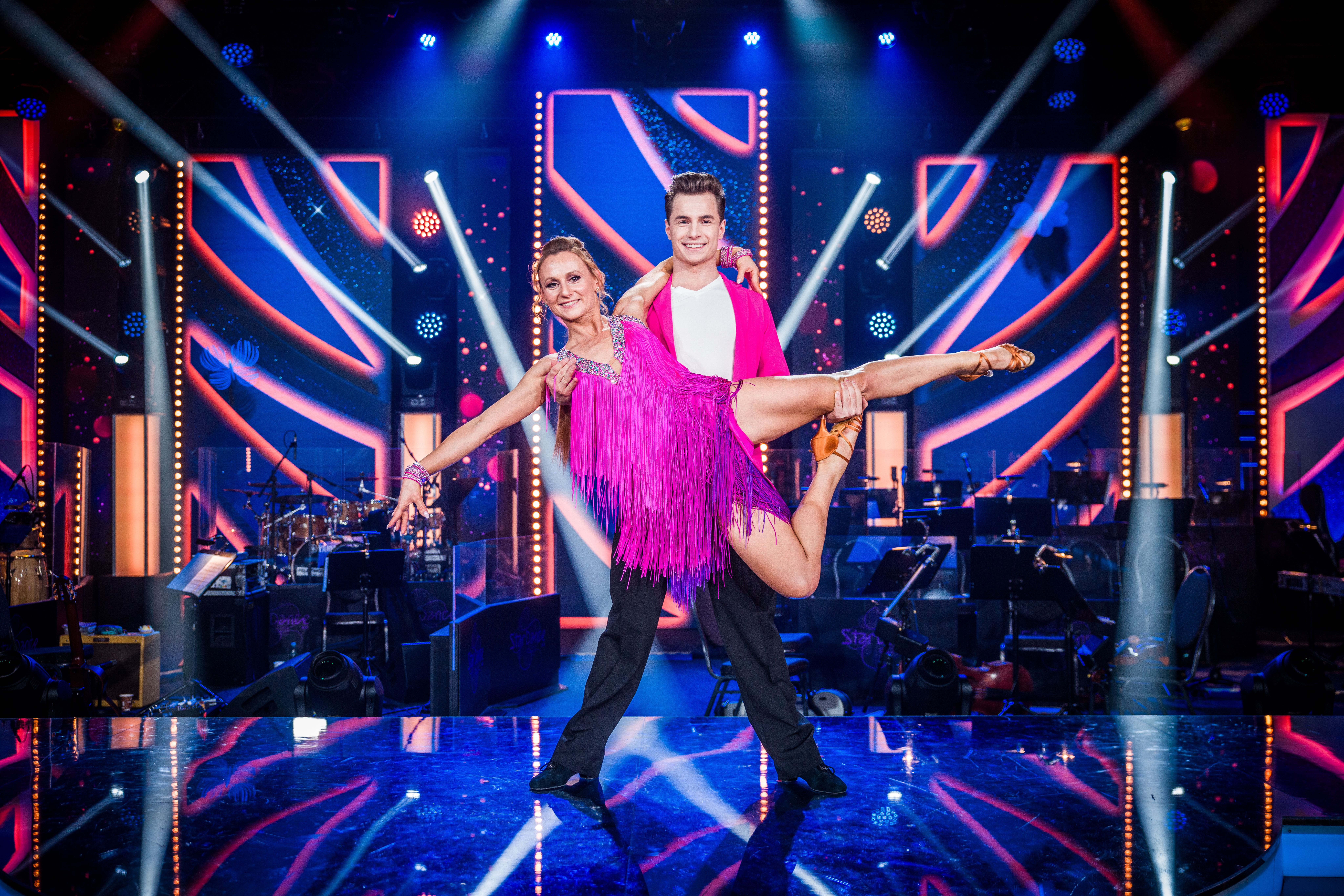 Oskar Hes a Kateřina Bartůněk Hrstková během vystoupení ve StarDance 2024