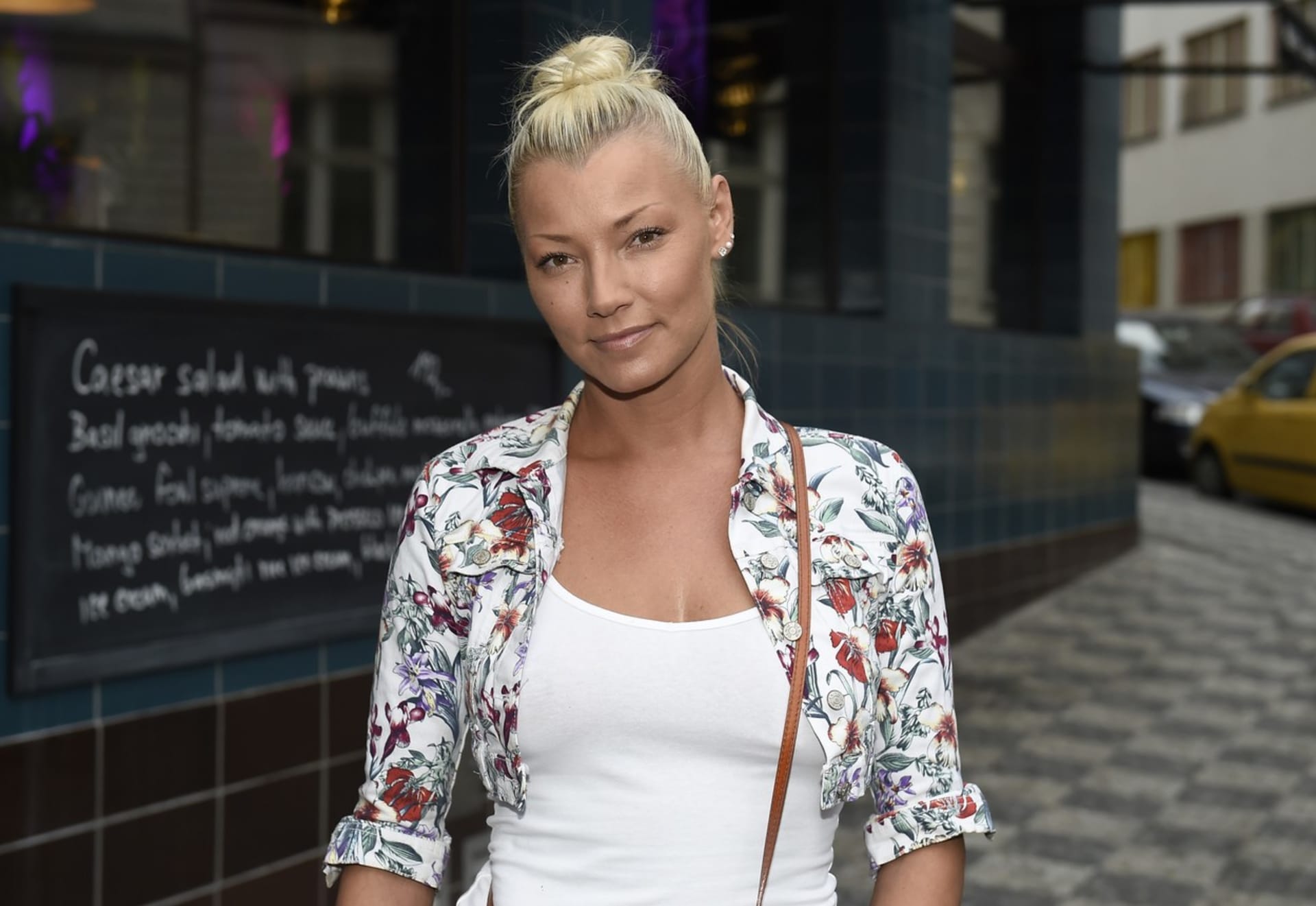 Zemřela zpěvačka Helena Zeťová.