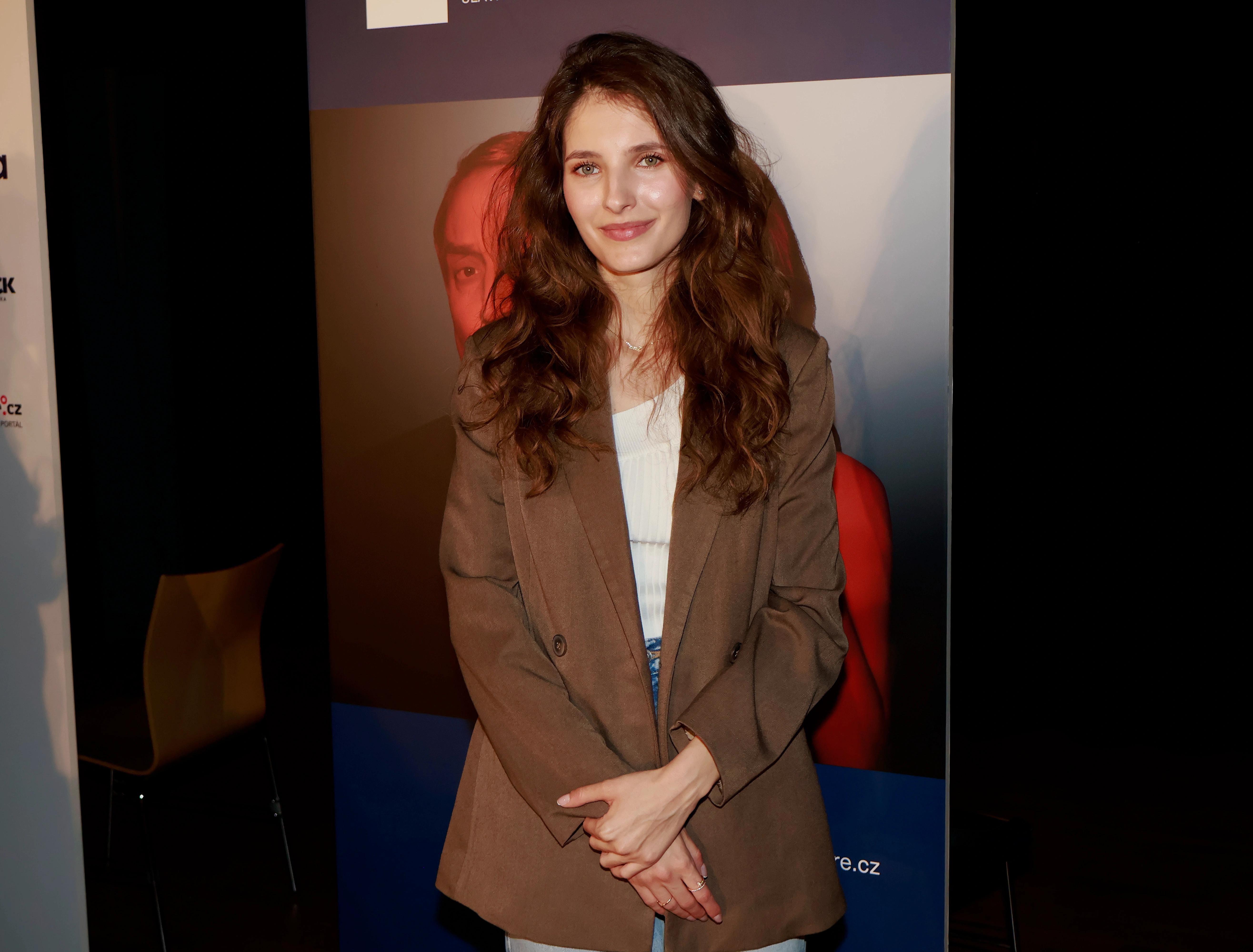 Sara Sandeva zmizela z veřejnosti. Může za to nemoc?!