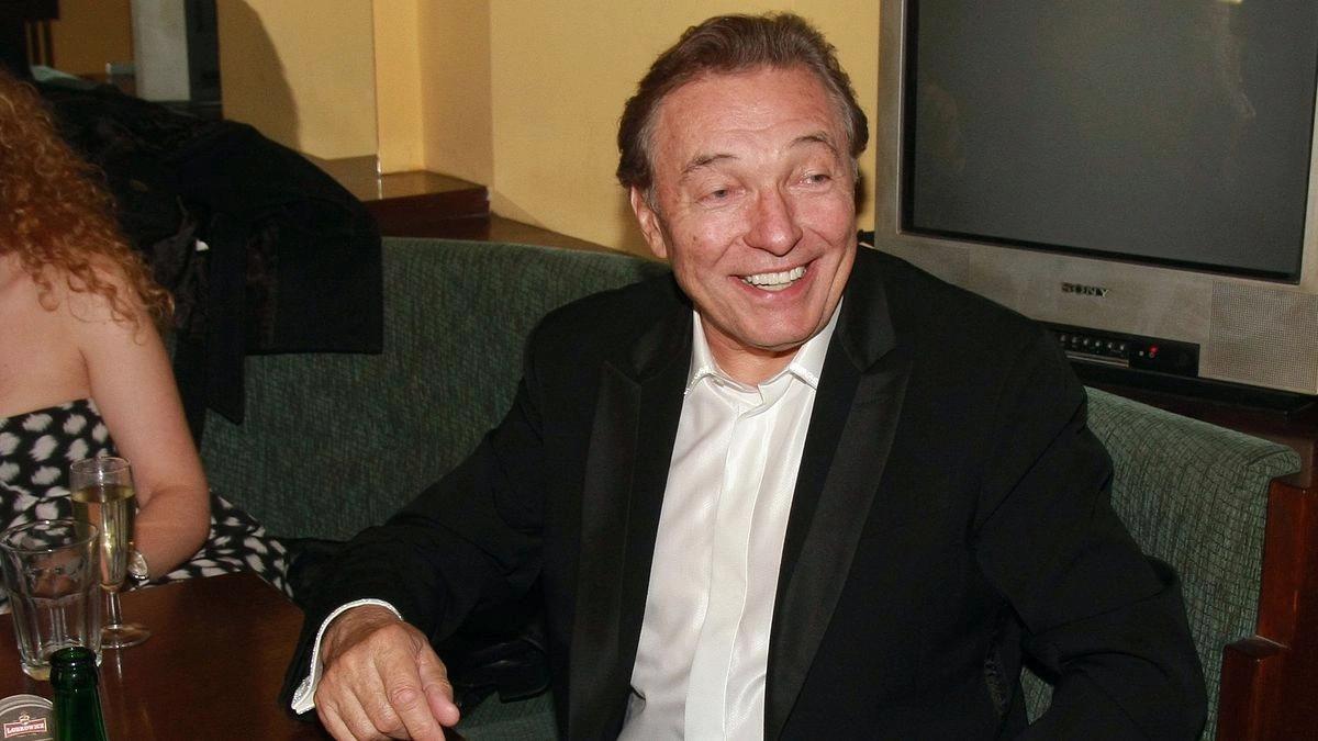 Tohle je ostuda! Karel Gott a jeho směšný důchod: Zjistěte, kolik mu stát přiznal