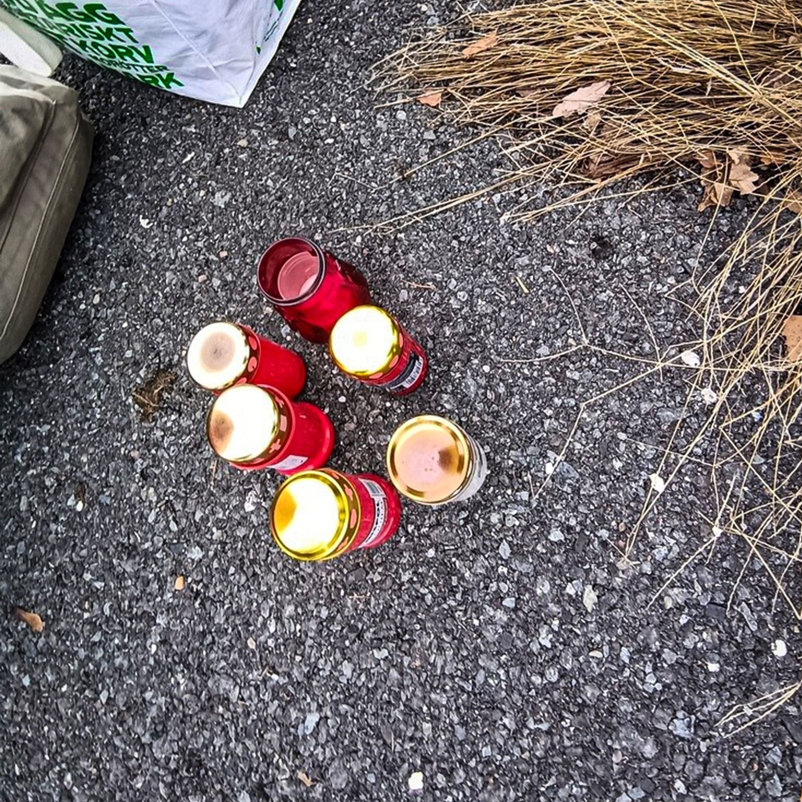 Ukradli svíčky přímo z hrobu.