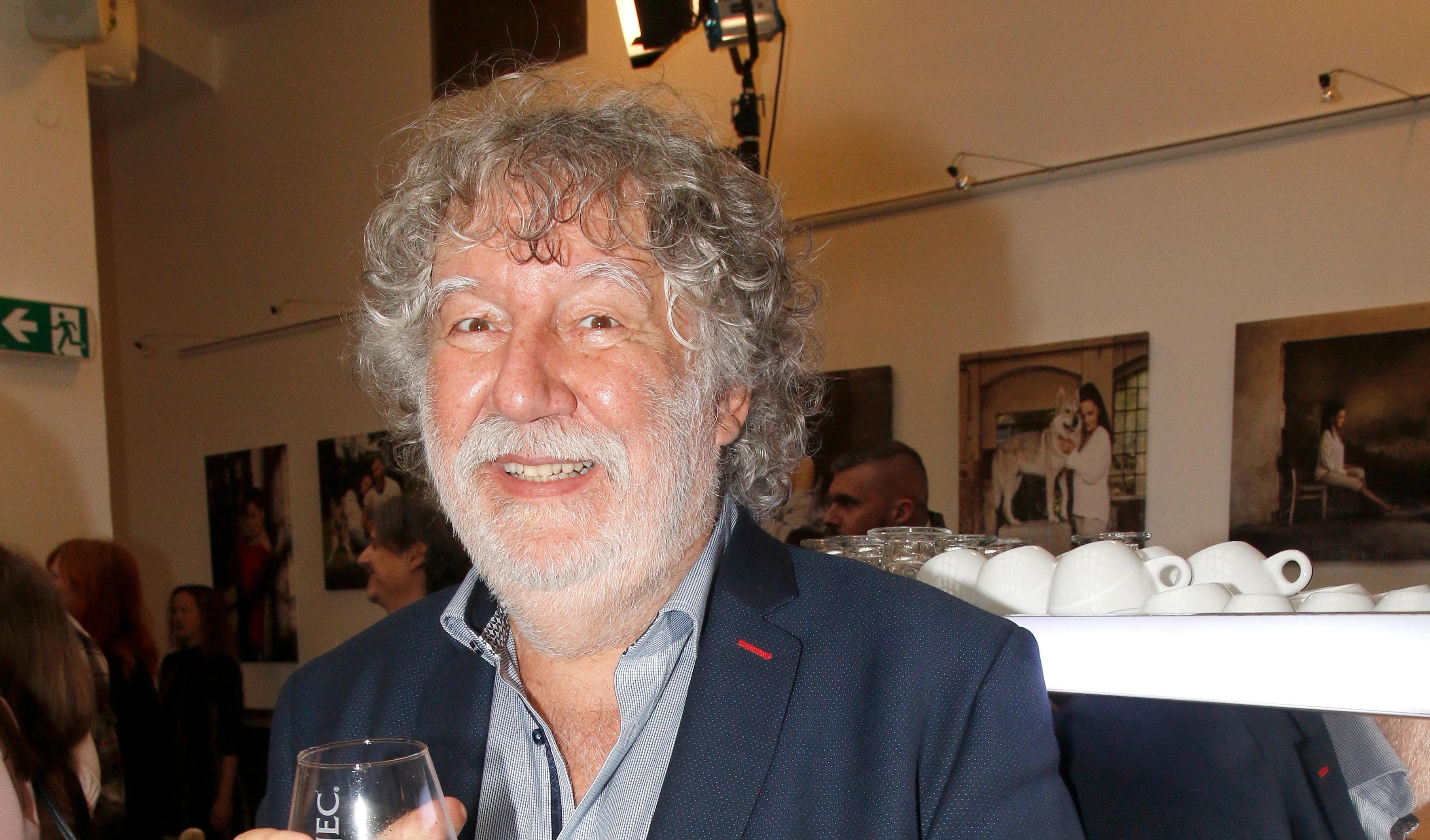 22 oken, světlo a klid: Takhle si Zdeněk Troška zařídil důchod v rodných Hošticích