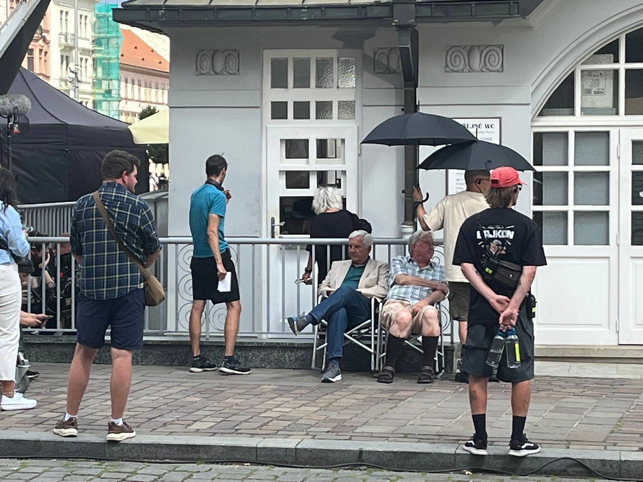 Tohle město ožilo nečekaným ruchem. Natáčení přilákalo hvězdnou hereckou sestavu