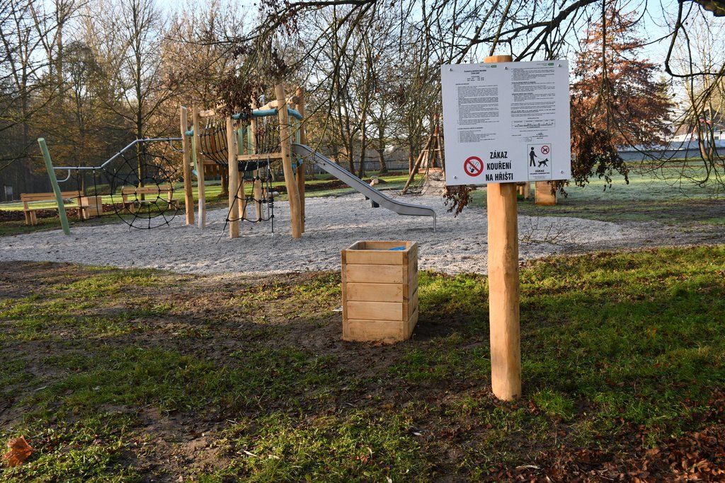 V Plzni je v Českém údolí nové hřiště.