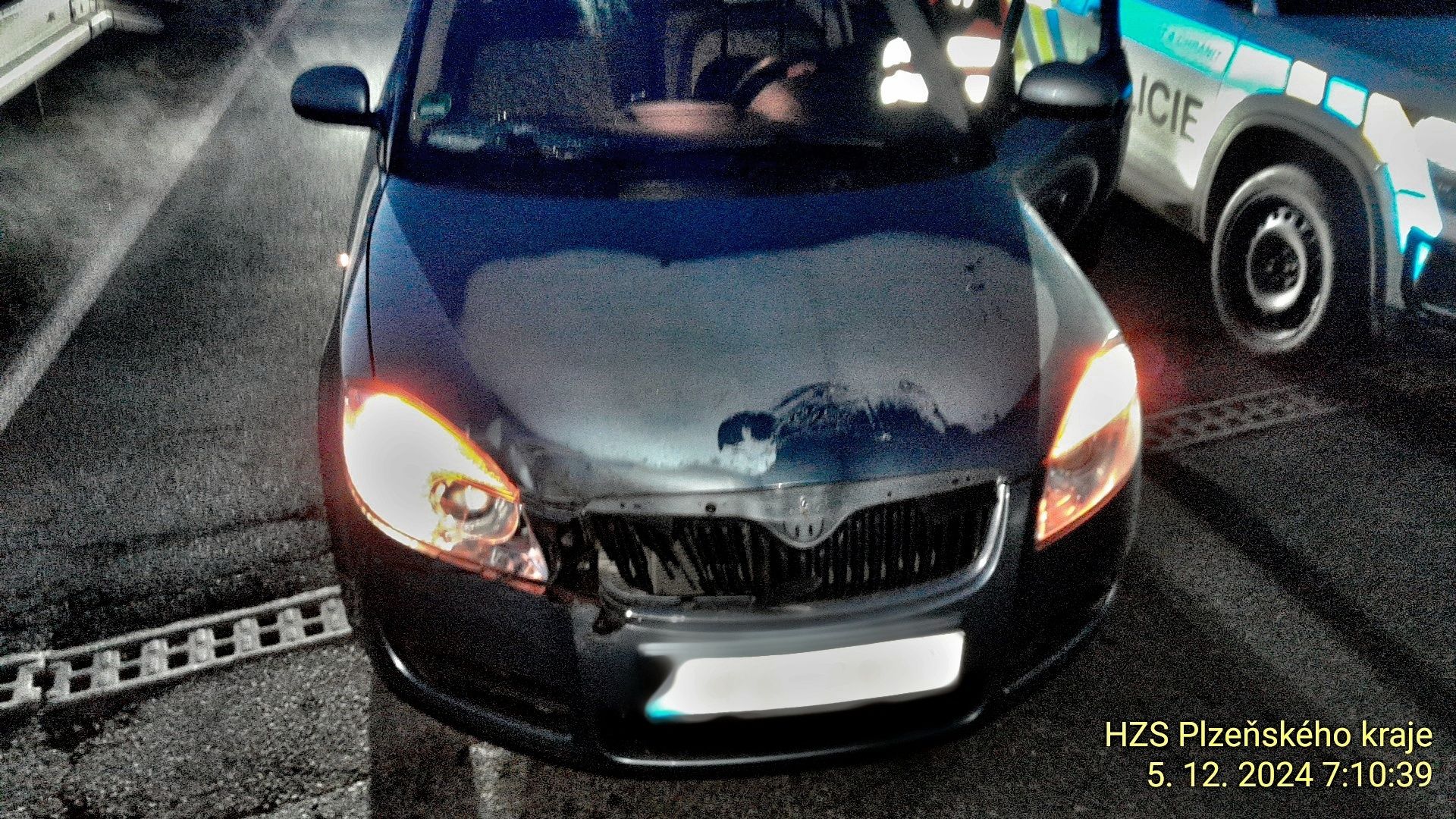 Ranní nehoda vlaku s autem.