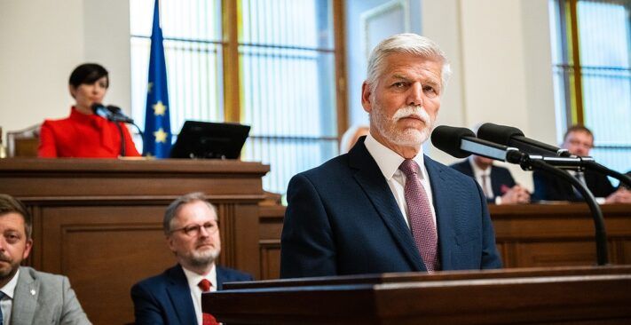 Prezident Pavel svým podpisem rozhodl. Do důchodu půjdeme v 67 letech