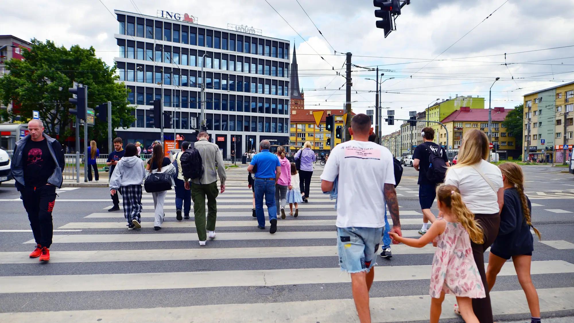 Neodsuzujte lidi na první pohled a radši je postupně poznávejte. 