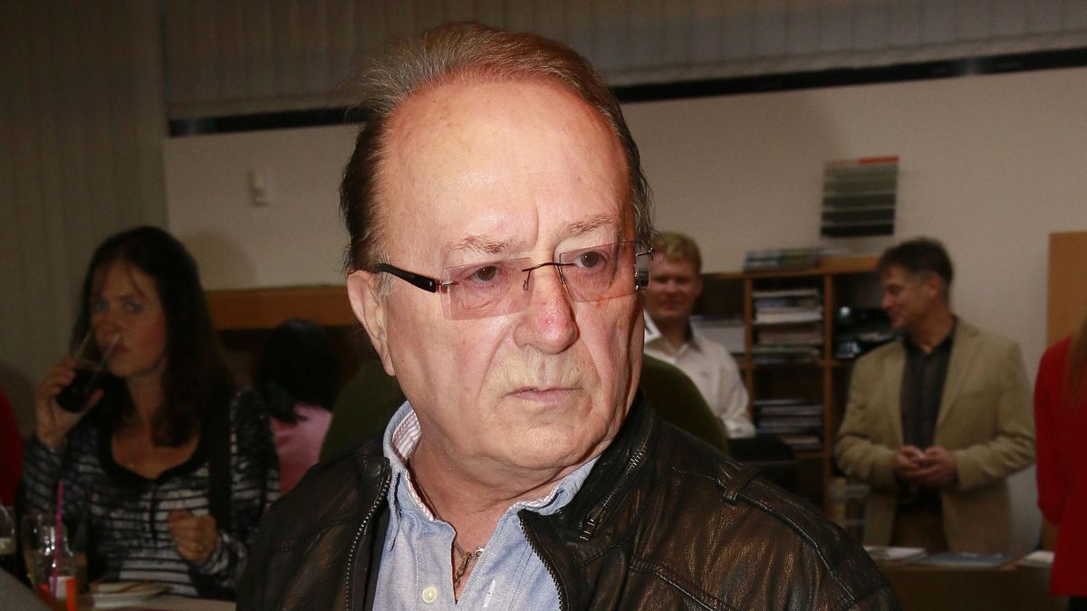 Petr Janda dělá netradiční bramborový salát.