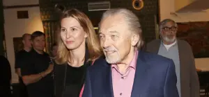 Karel Gott by oslavil 85. narozeniny. Na své dcery by byl pyšný, Charlotte jde v jeho stopách Karel Gott by oslavil 85. narozeniny. Na své dcery by byl pyšný, Charlotte jde v jeho stopách