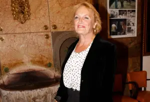 Regina Rázlová je v ohrožení života. Leží na JIP, nemůže dýchat ani mluvit Regina Rázlová je v ohrožení života. Leží na JIP, nemůže dýchat ani mluvit