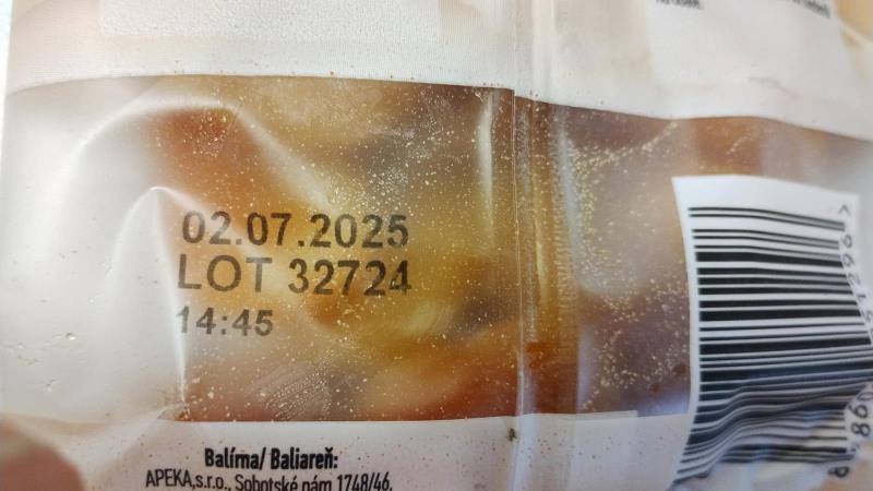 Všude jsou nechutní červi a smrad.