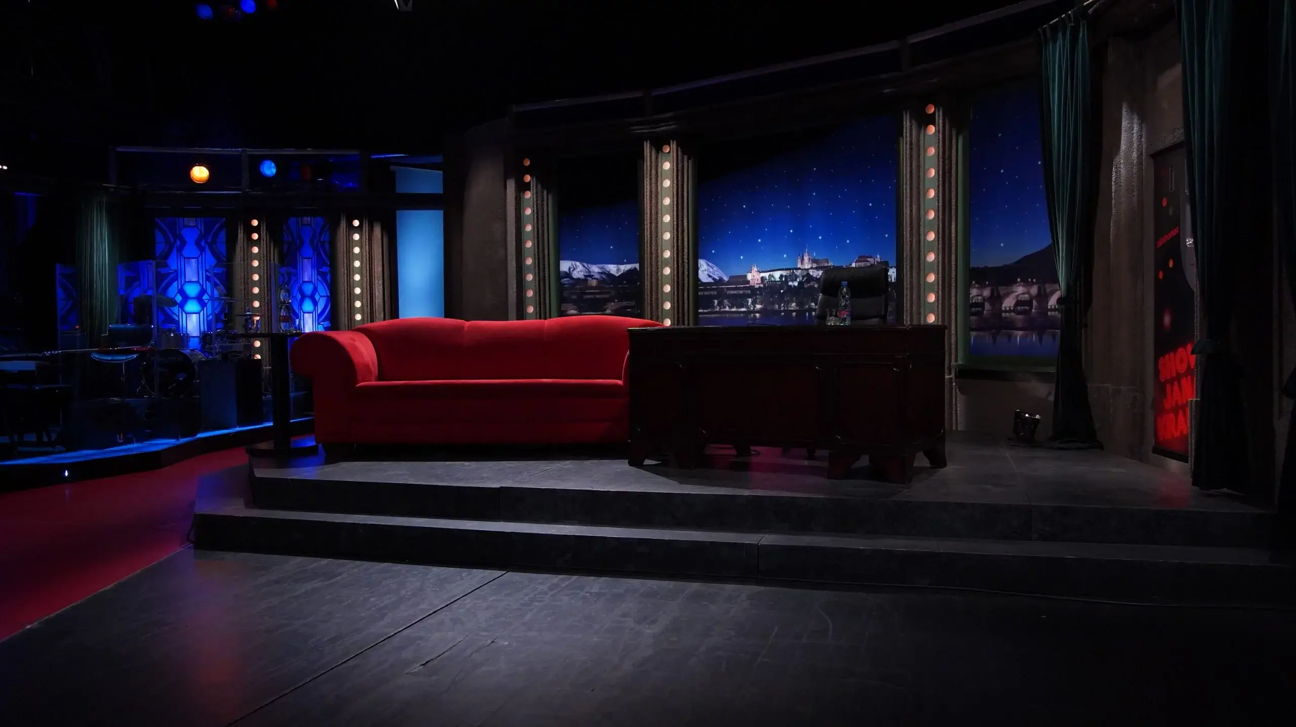 Herečka, klavírní virtuos a odborník na terapii tmou v show Jana Krause