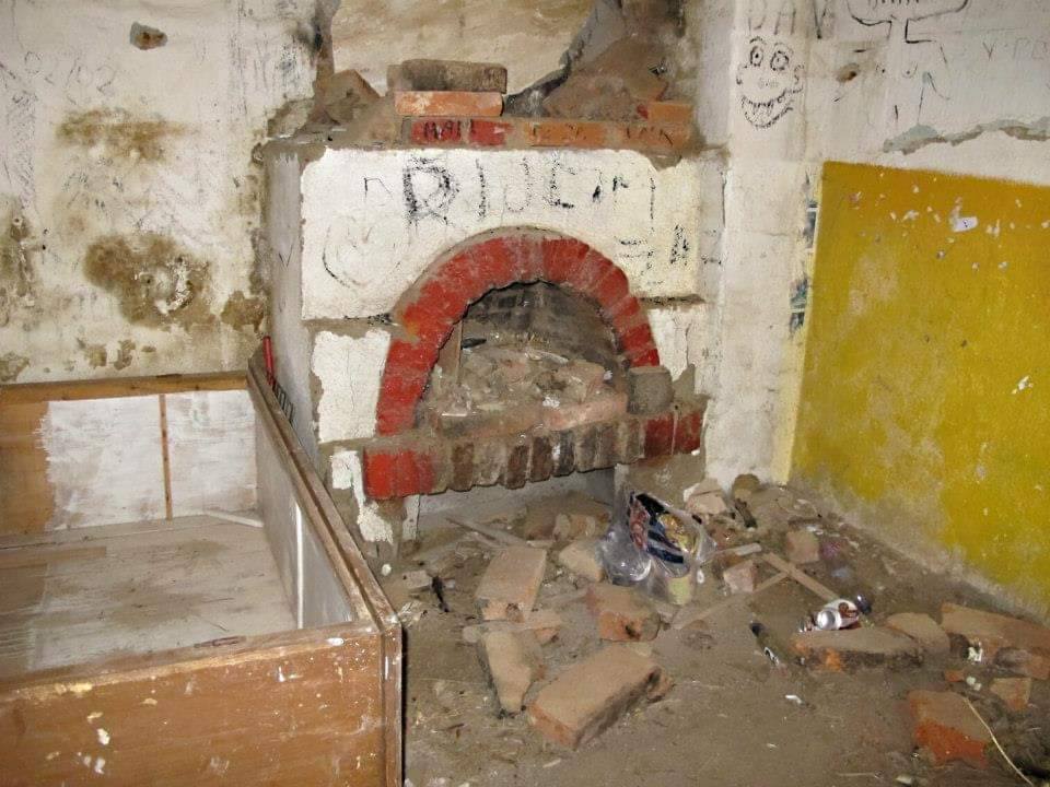 Roubenka Pohádka. Tady žil Ivan Roubal.