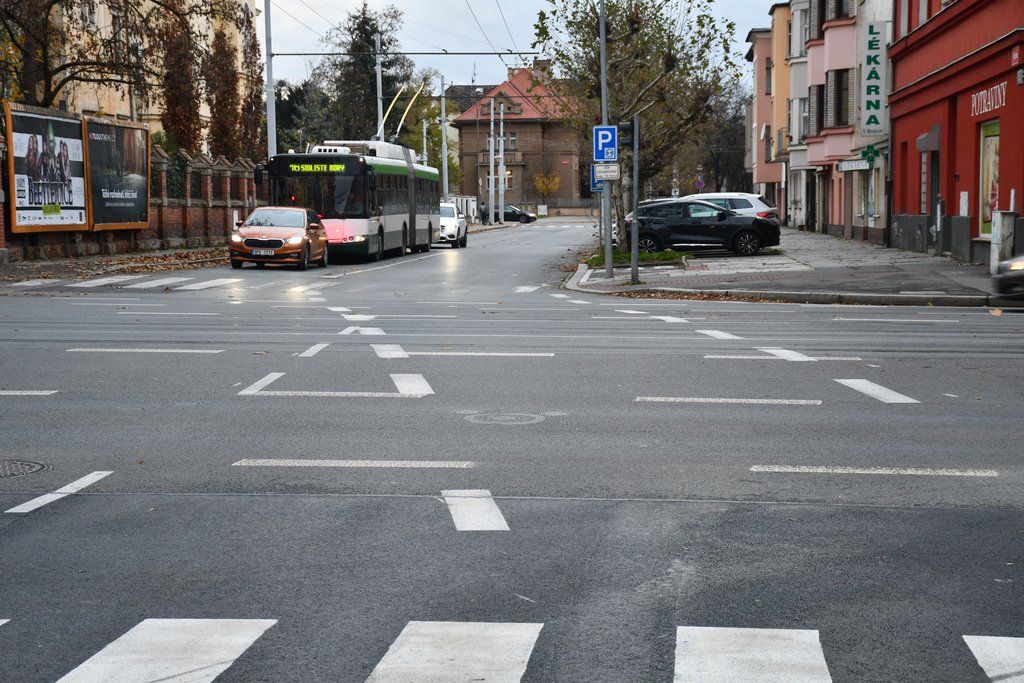 V Dobrovského ulici má přednost MHD.