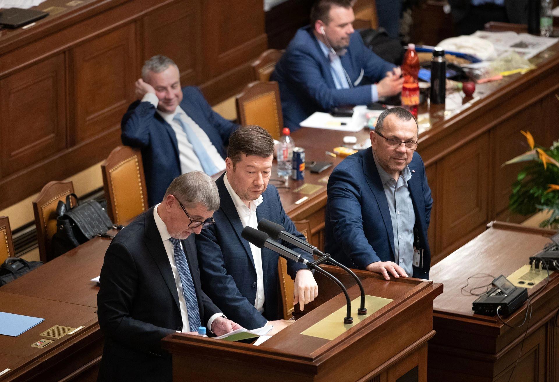 Volební modely varují: ANO vede, ale dvě další strany rostou rychleji, než kdo čekal