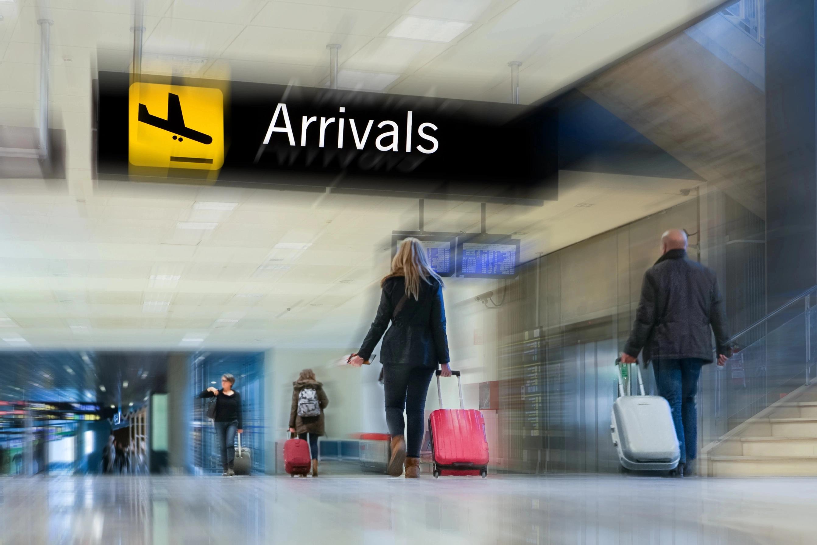 Cestující nevěřili vlastním očím: To, co našli ve svých kufrech po návratu, se jen tak nevidí!