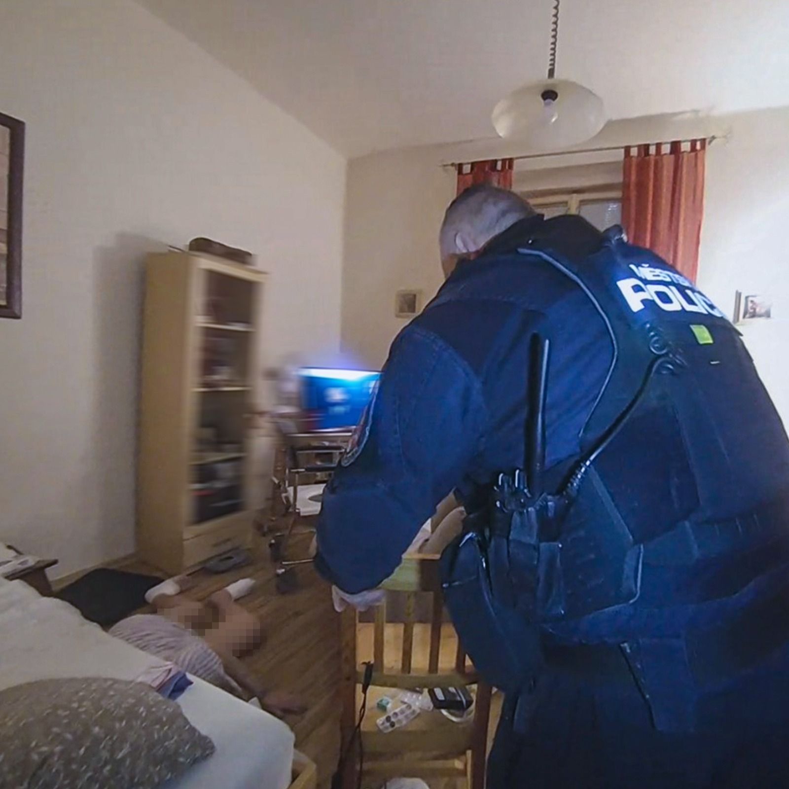 Strážníci zachránili seniorku v nouzi