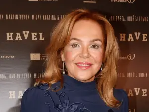 Trapas Dagmar Havlové na premiéře filmu. Dorazila s bílým flekem na tváři a špinavou halenkou Trapas Dagmar Havlové na premiéře filmu. Dorazila s bílým flekem na tváři a špinavou halenkou