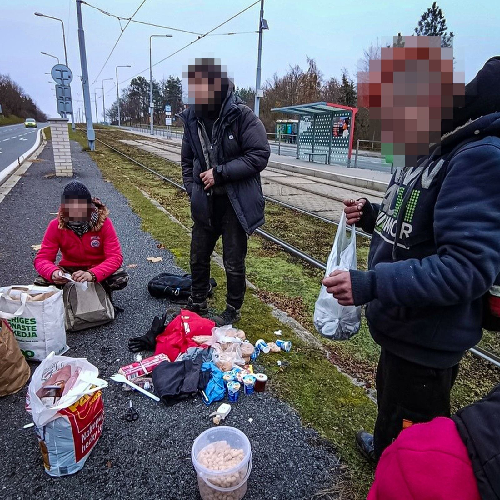 Zloději v Plzni zašli tak daleko, že kradli svíčky přímo z hrobu