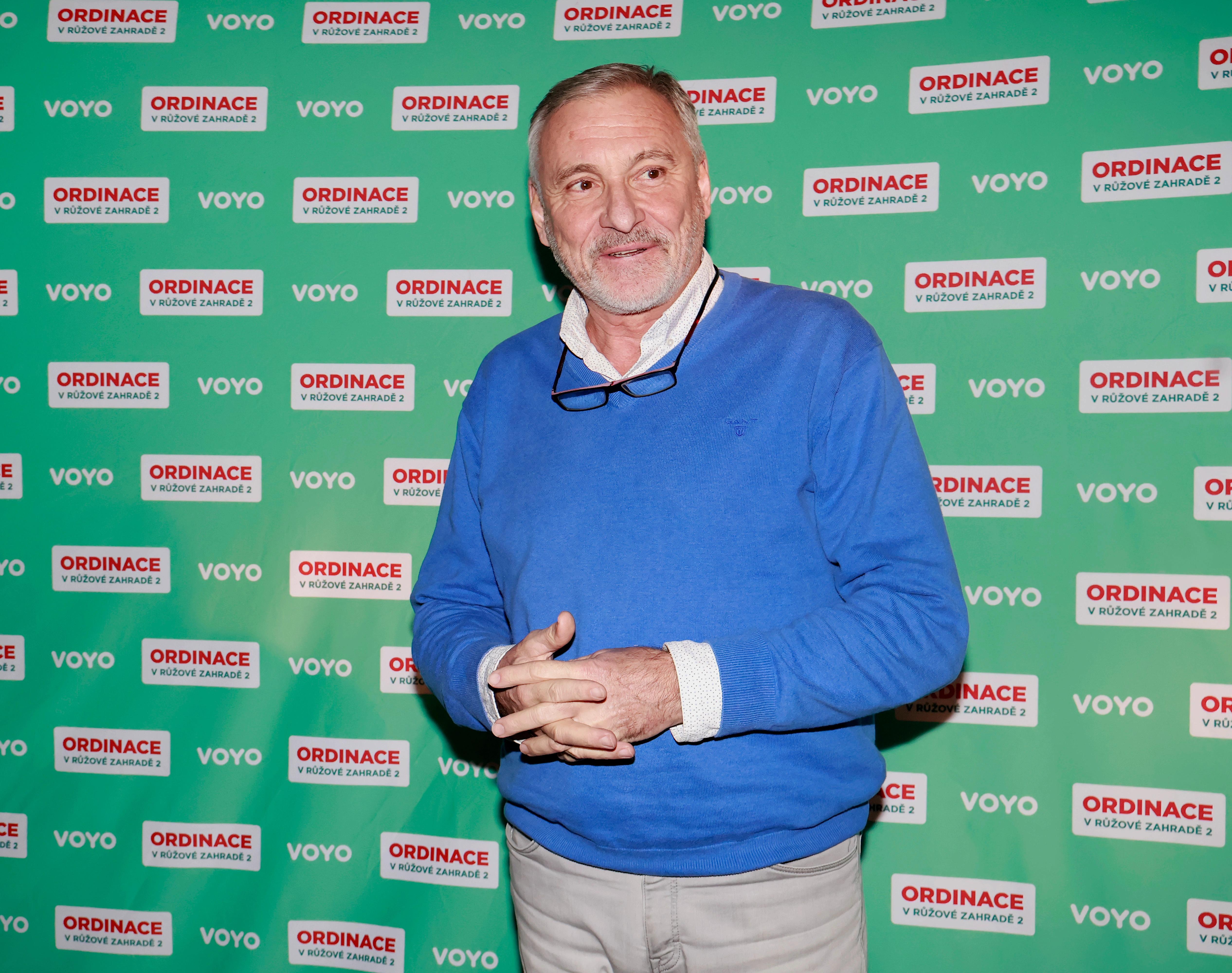 Známý herec a moderátor se na sociálních sítích pochlubil nečekaným zdravotním problémem.