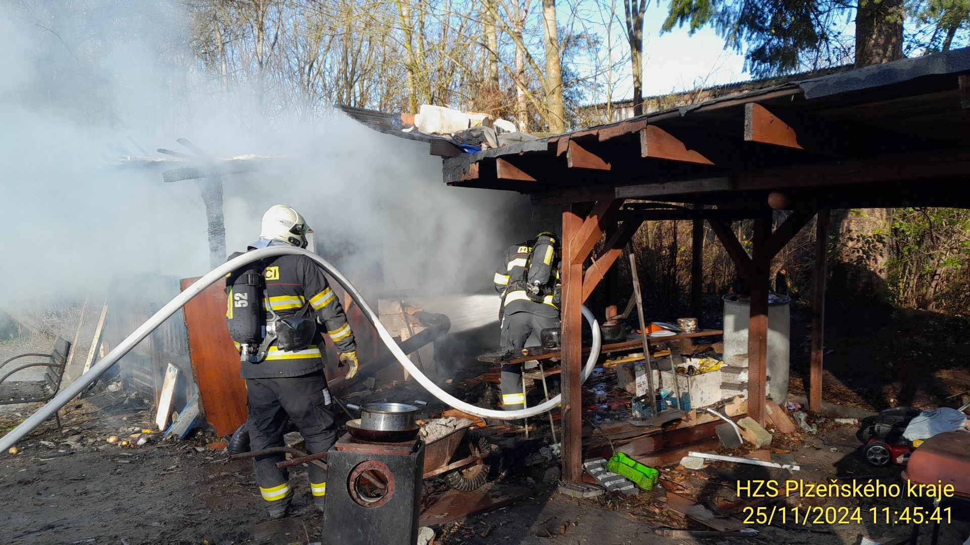 Požár chaty v Plzenci.