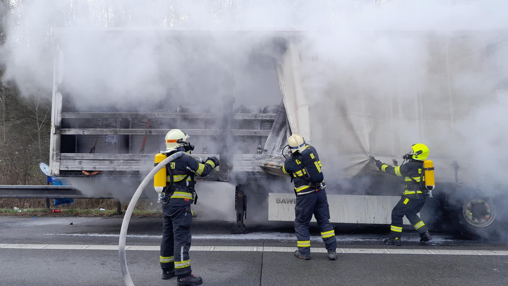 Požár kamionu na dálnici D1.