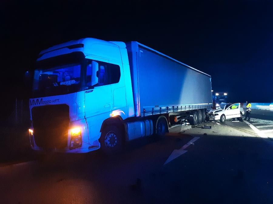 Kamion blokoval provoz na dálnici D1.