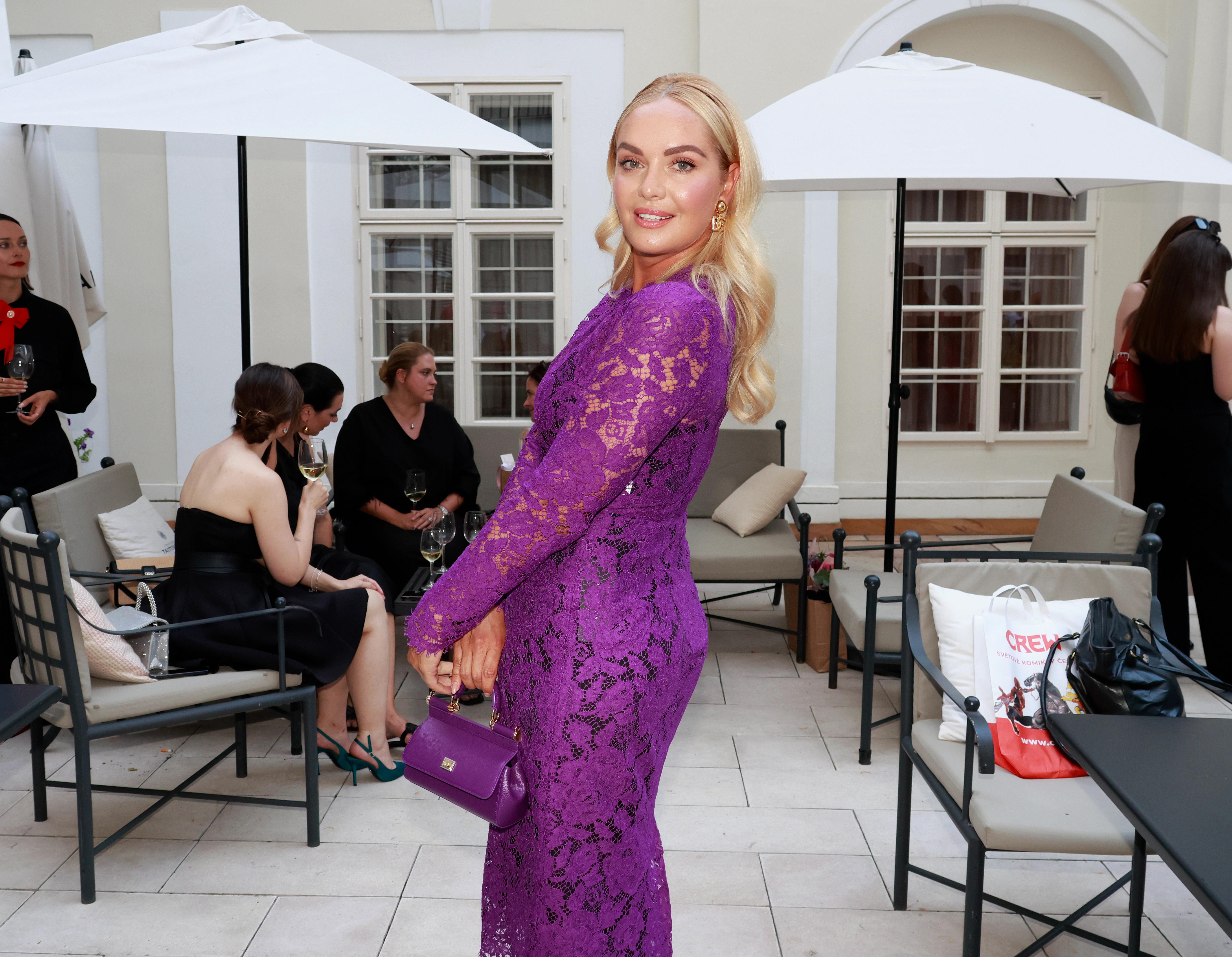 Nová láska Tatiany Kuchařové je venku. Konečně ukázala pana Božského a fanoušci jásají