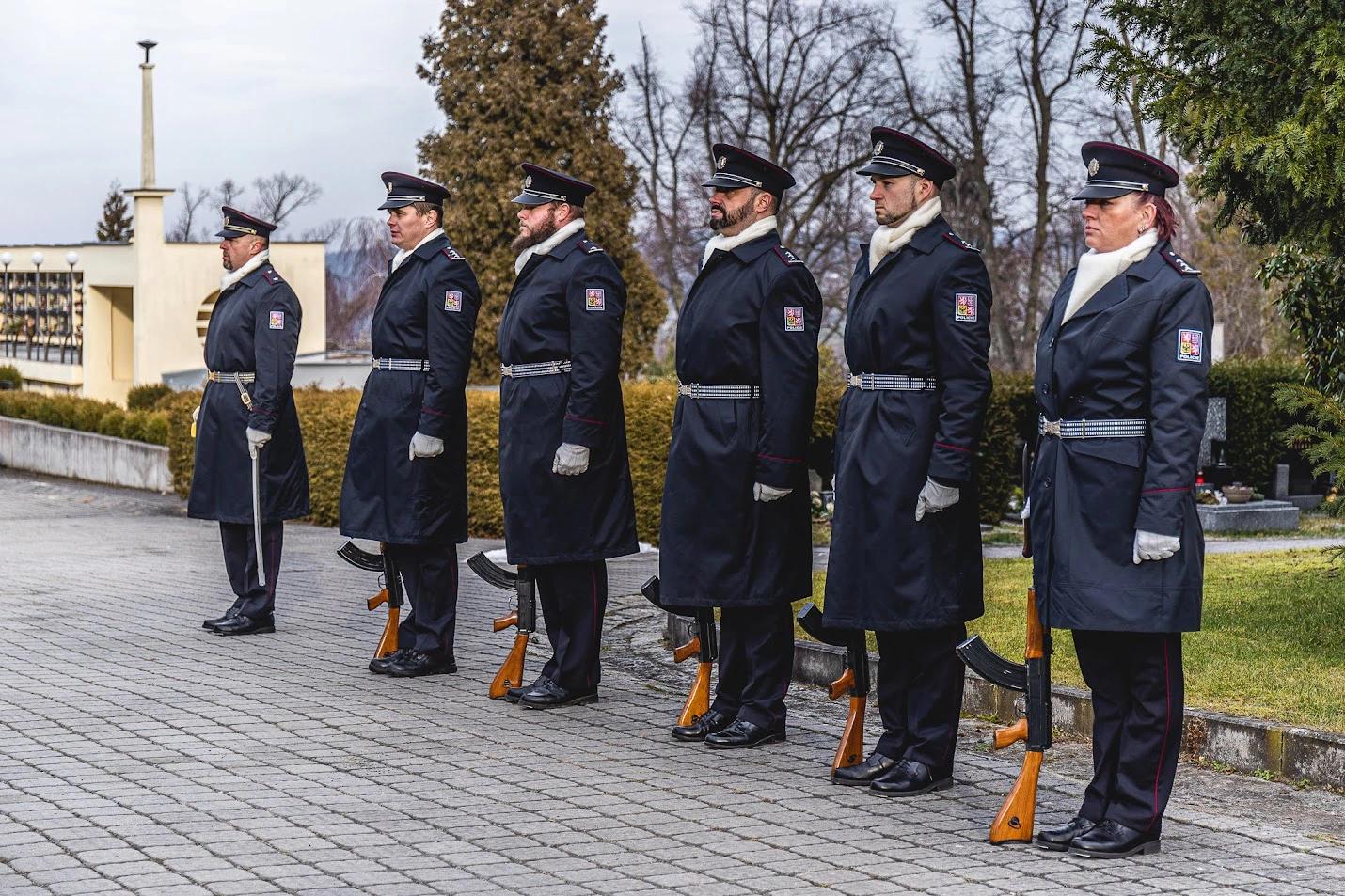 Arnold Tausch měl dnes pohřeb.