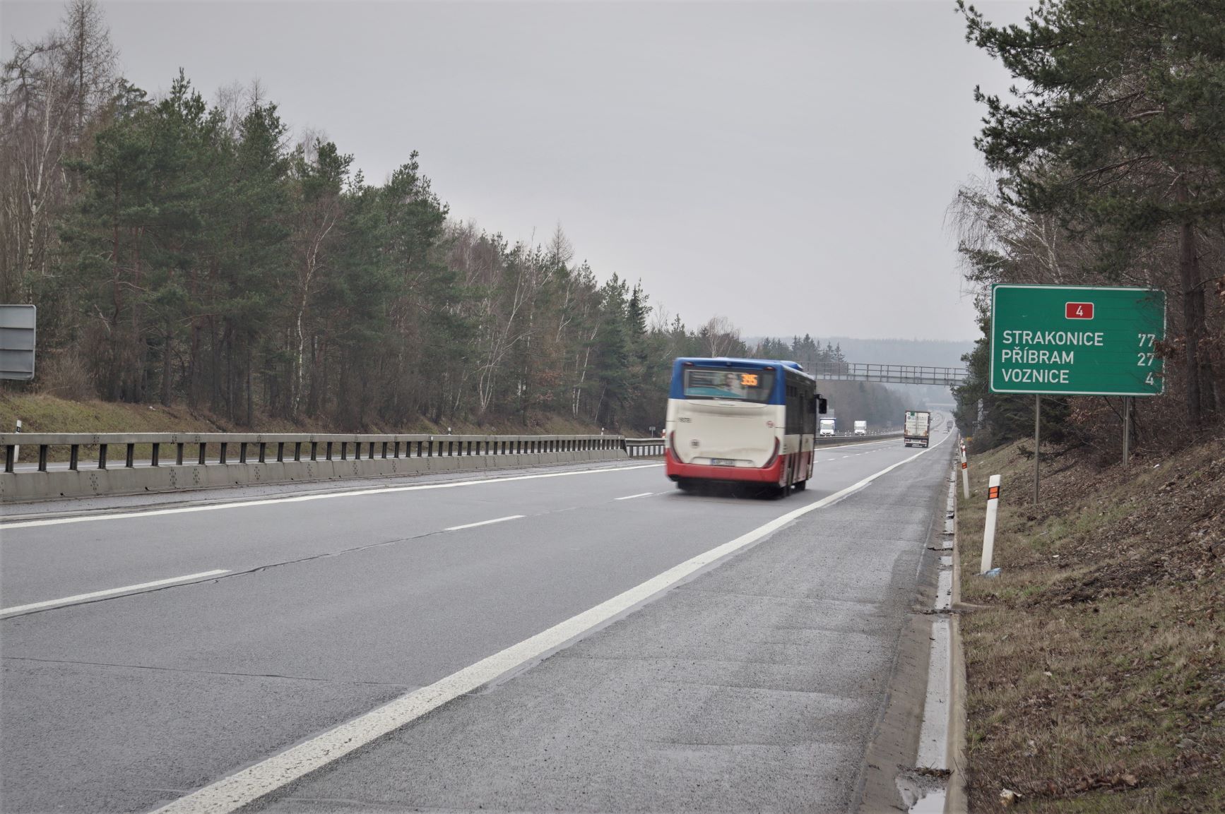 Nový úsek dálnice D4 připravil nástrahy.