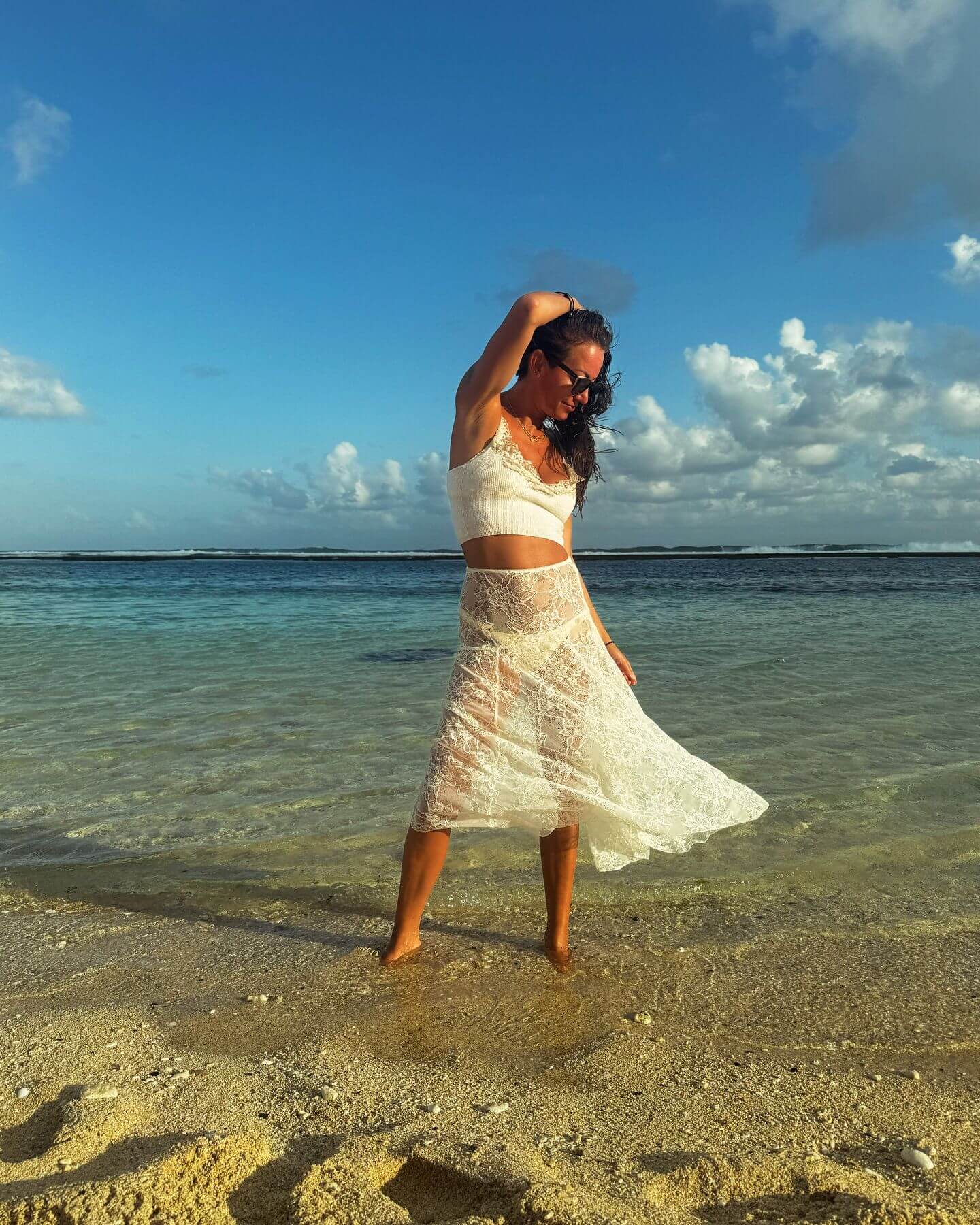 Agáta Hanychová jako červená princezna na Bali. Slibuje, že se vrátí jako jiný člověk